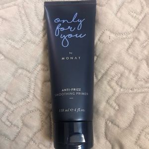 Monat anti-frizz hair primer